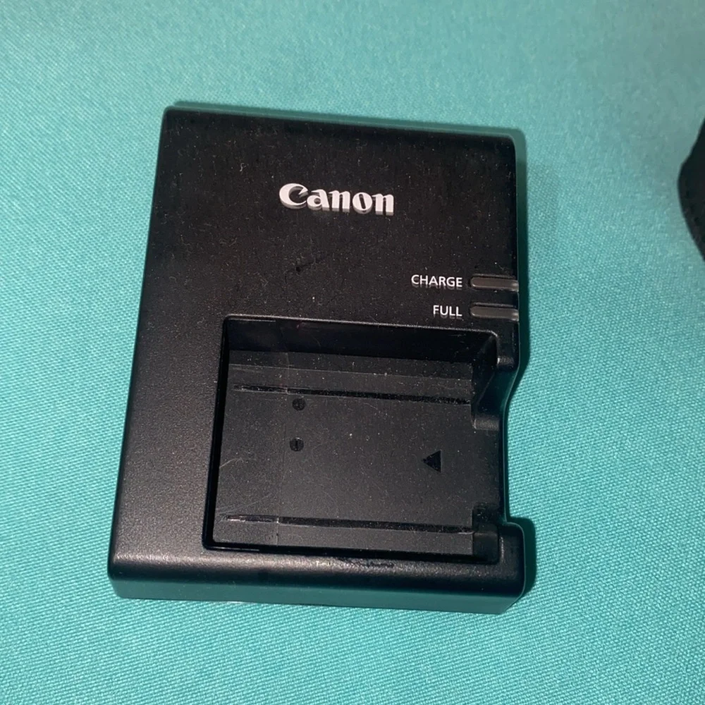 Canon EOS Rebel T7